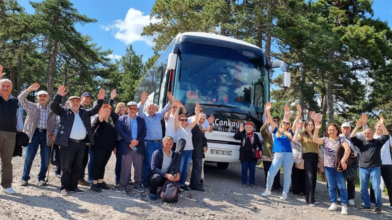 Çankaya Belediyesi'nden yaşlılara gezi hizmeti