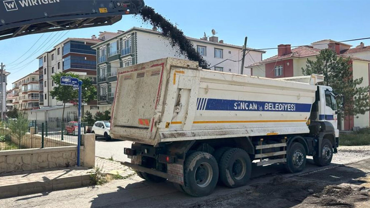 Sincan'da yol yenileme çalışmaları devam ediyor