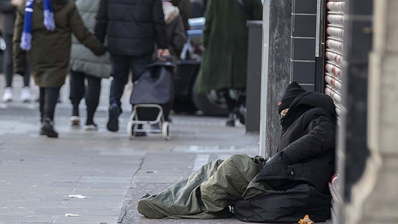 İngiltere'de vatandaş evsiz kaldı: Son 25 yılın zirvesi!