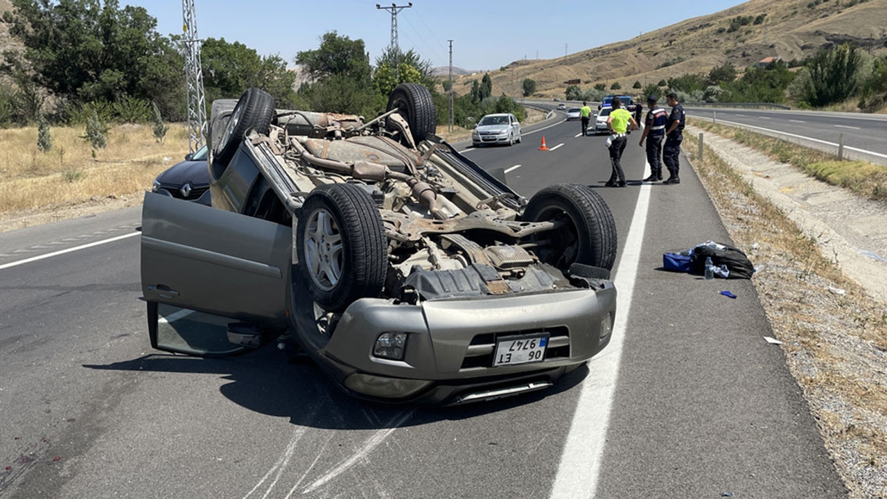 Yozgat'ta otomobilin devrilmesi sonucu 4 kişi yaralandı