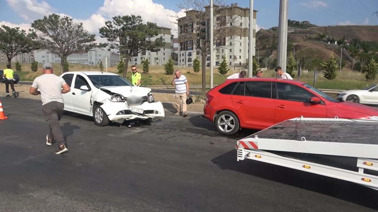 Kırıkkale'de trafik kazası: 3 yaralı