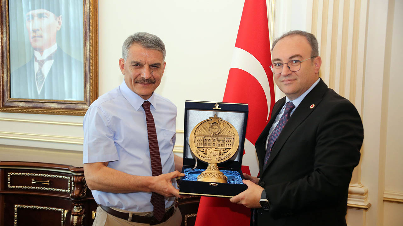 Bozok Üniversitesi Rektörü'nden Vali'ye ziyaret