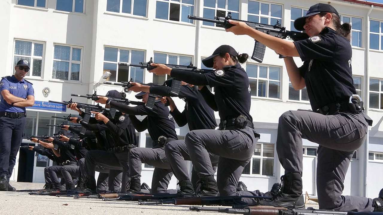 Yozgat'ta kadın polis adaylarının zorlu eğitimi göz doldurdu