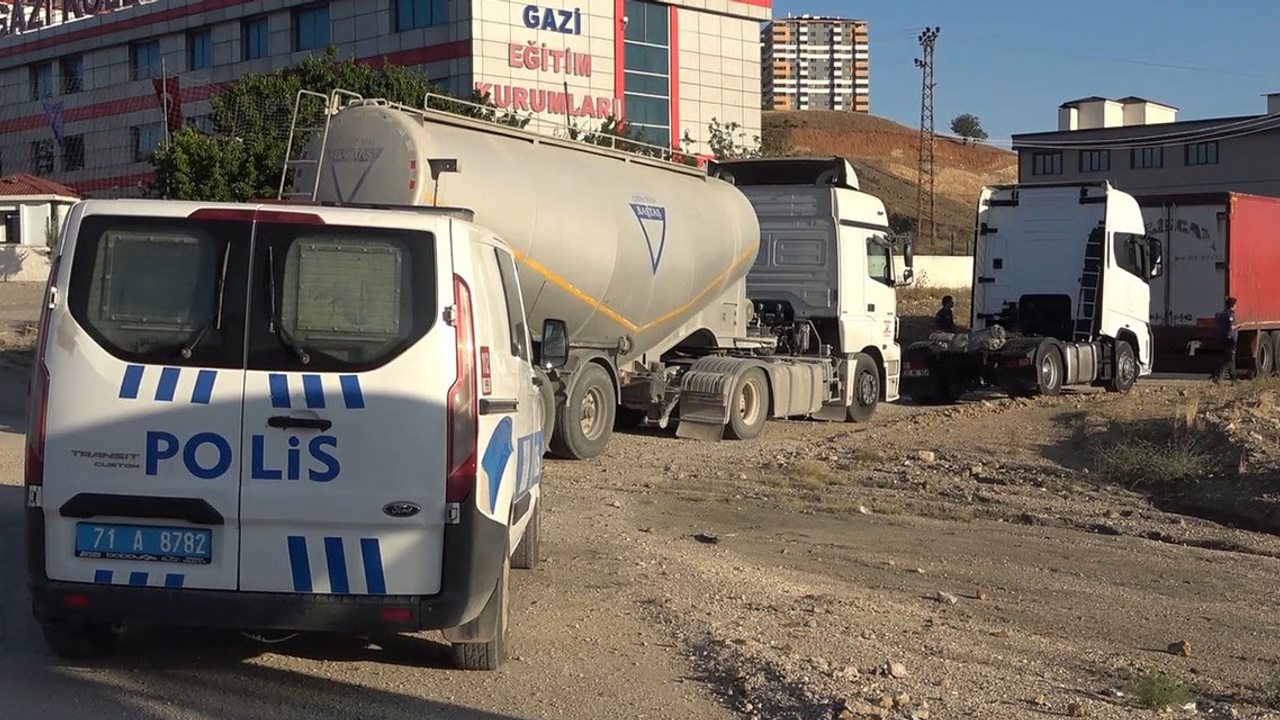 Kırıkkale'de zincirleme kaza: 2 kişi yaralandı!