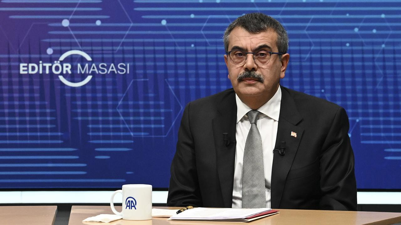 Bakan Tekin: 21.500 öğrenci konteynerde ders görüyor