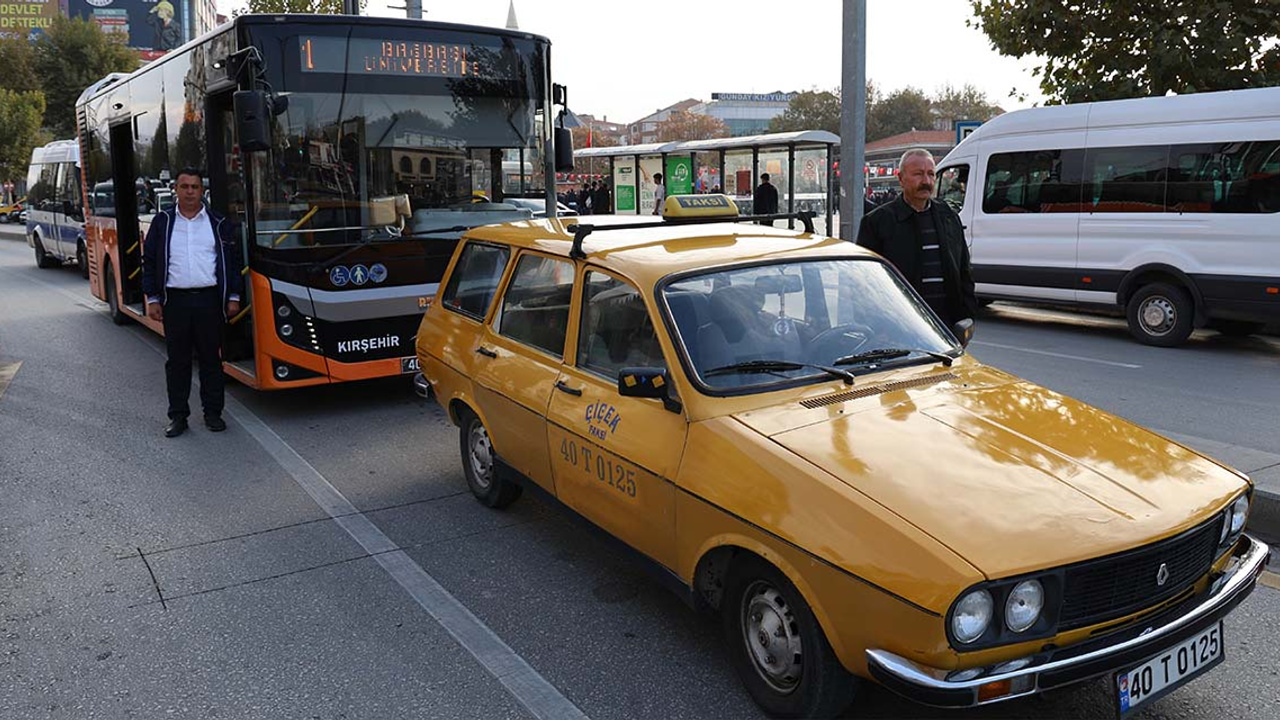 Kırşehirliler hep birlikte Ata'yı andı