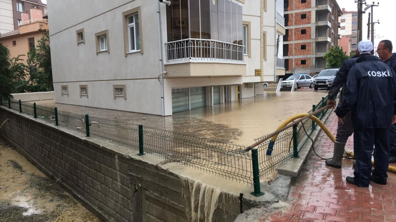 Konya'da şiddetli yağış su baskınlarına neden oldu!