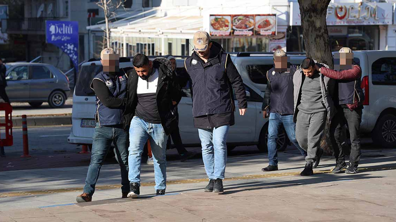 Kırşehir'de yakalanana DEAŞ'lılar sınır dışı edildi