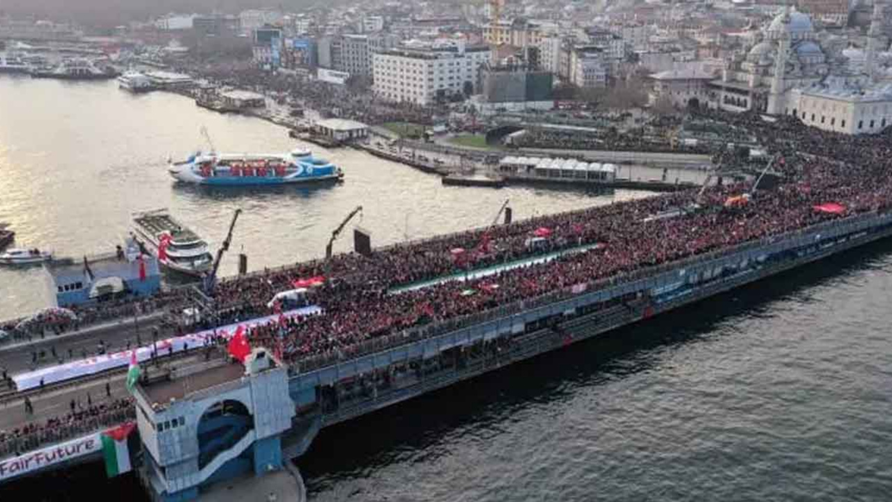 Galata Köprüsü'nde Gazze'ye destek yürüyüşüne katılan kişi sayısı açıklandı