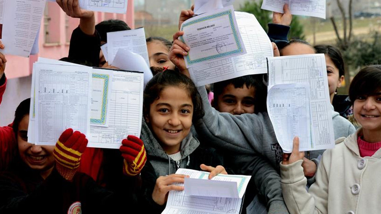 Yarın okul zilleri karne için çalacak! 16 günlük yarıyıl tatili başlıyor