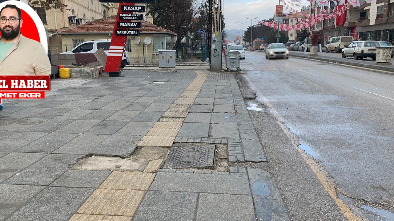 Ankara Gölbaşı'nda engelliye engel olan sarı çizgiler ve otomobiller var