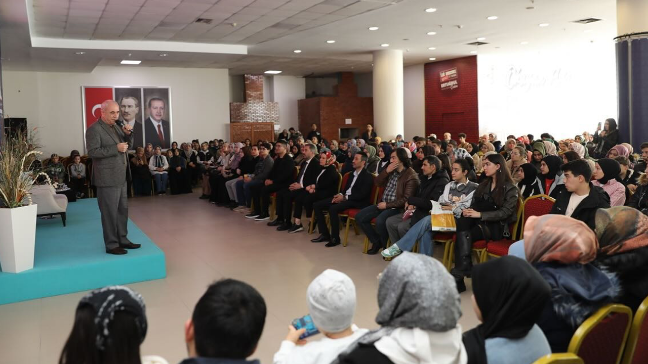Pursaklar 2. Kitap Günleri, 18 Şubat tarihine kadar ziyaretçilerini ağırlayacak
