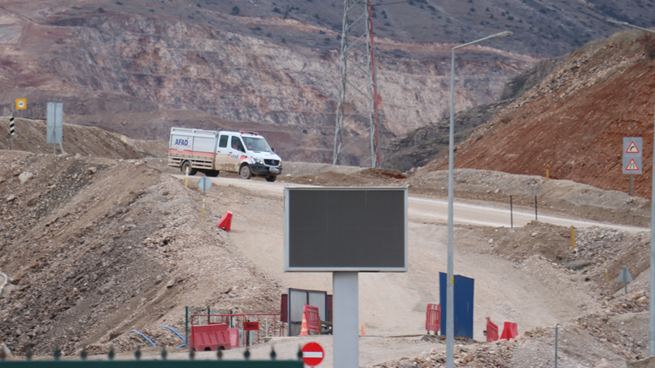 Erzincan'da kayıp işçileri arama çalışmaları 6'ncı gününde sürüyor!