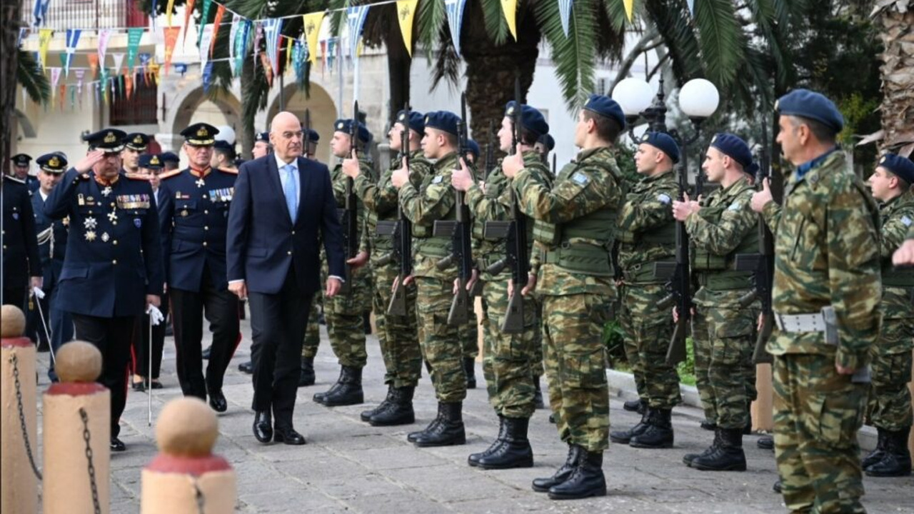 Yunanistan'da 8 Mart'ta kadın asker açılımı