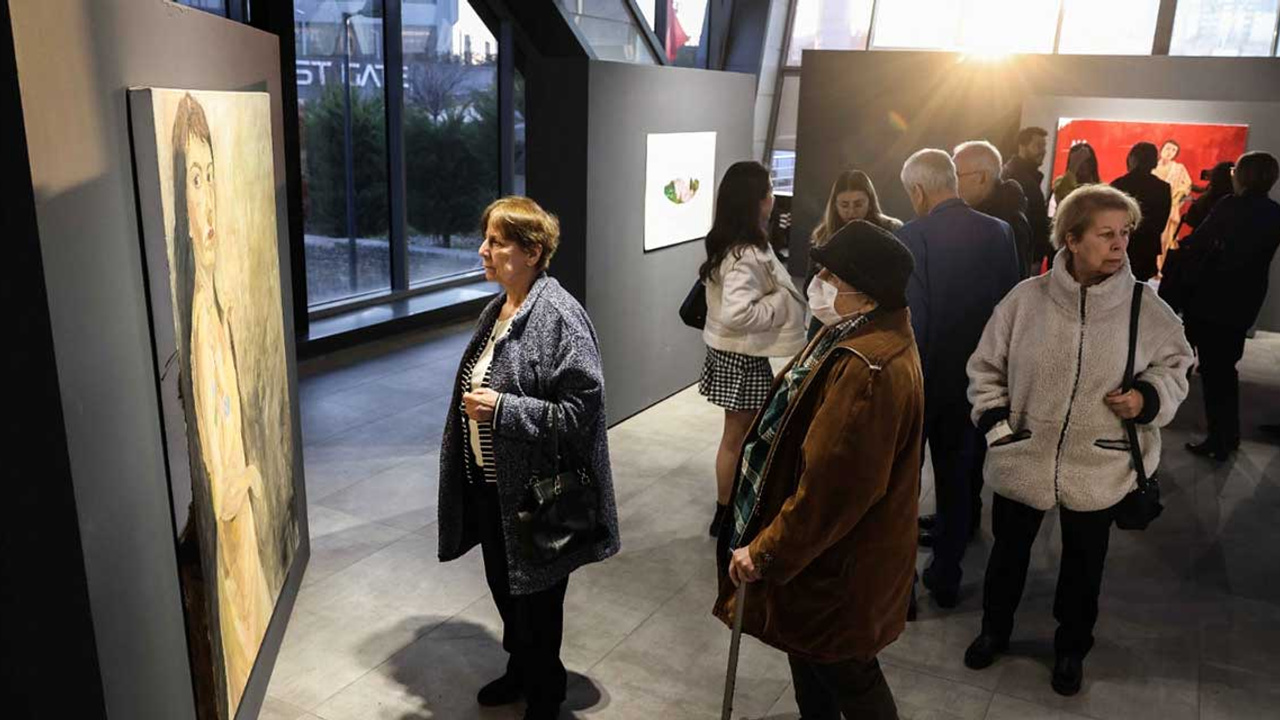 Çankaya Belediyesi Fikret Otyam Sanat Merkezi'nde Nihal Martlı'nın sergisi ziyarete açıldı