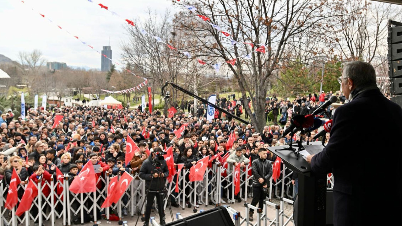 Altınpark 100. Yıl Yüzme Havuzu Ve Spor Kompleksi, 15 yılın ardından hizmete açıldı