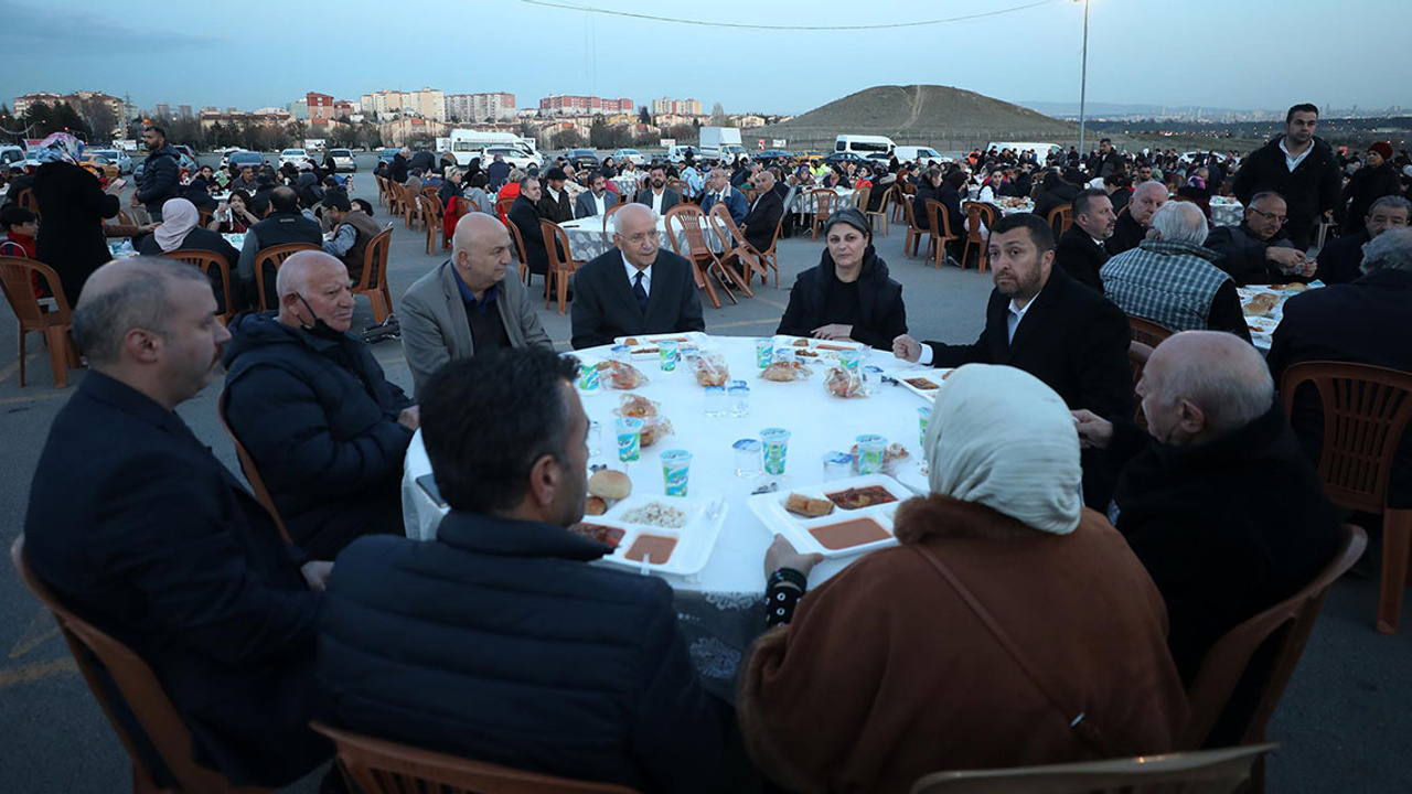 Yenimahalle'de iftar programları her gün devam ediyor