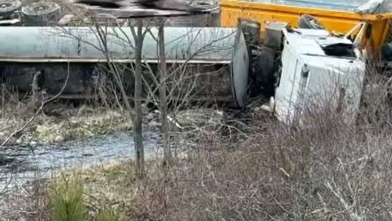 Ankara Kızılcahamam'da tanker dereye devrildi