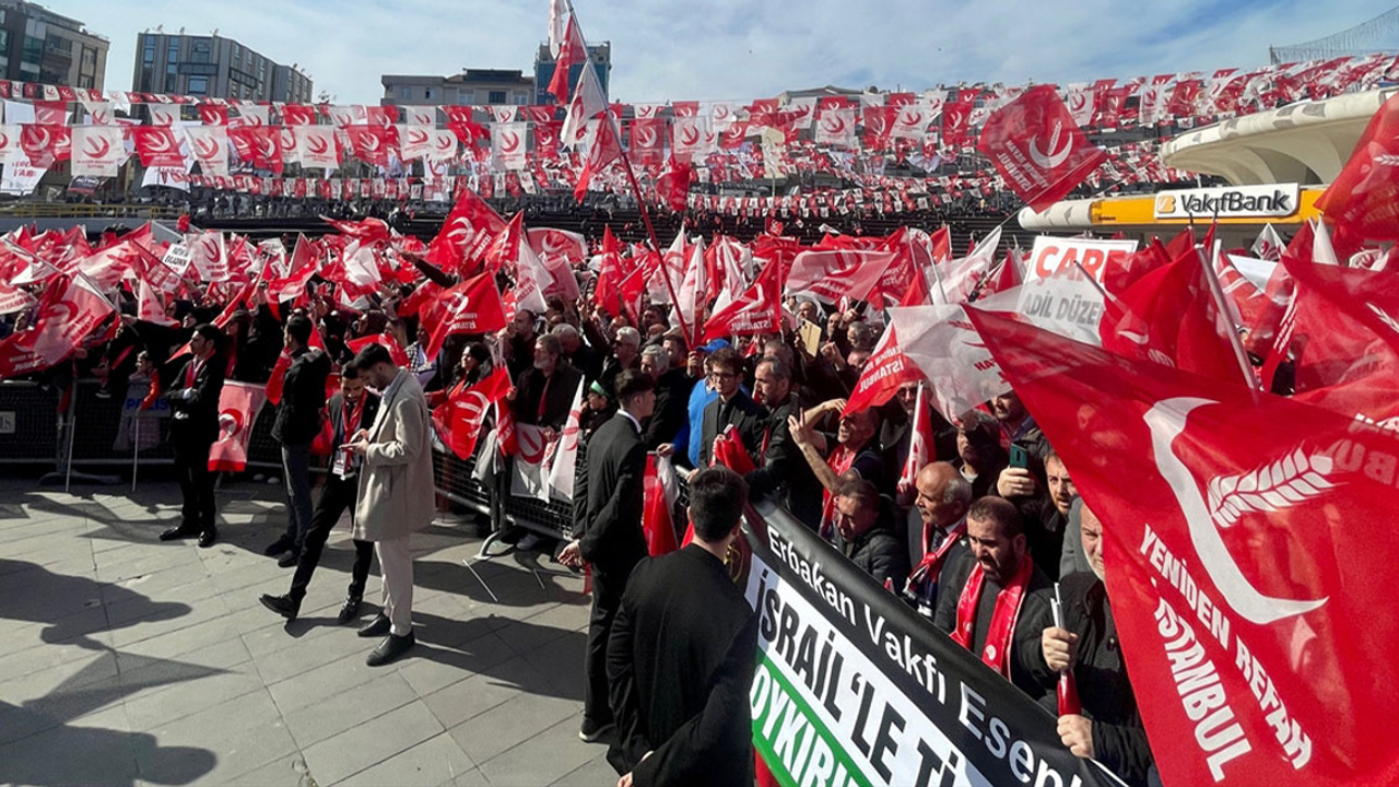 Yeniden Refah Partisi Lideri Fatih Erbakan, İstanbul mitinginde konuştu: CHP zihniyetinden, bu millete hayır gelmez"