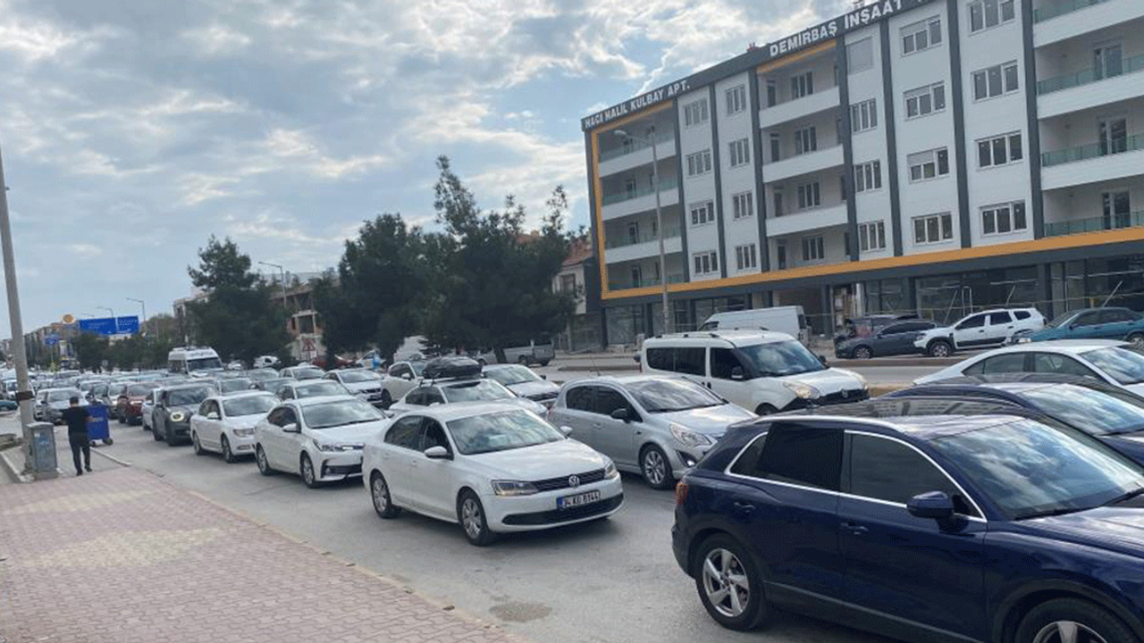 Konya-Ankara kara yolunda trafik yoğunluğu!