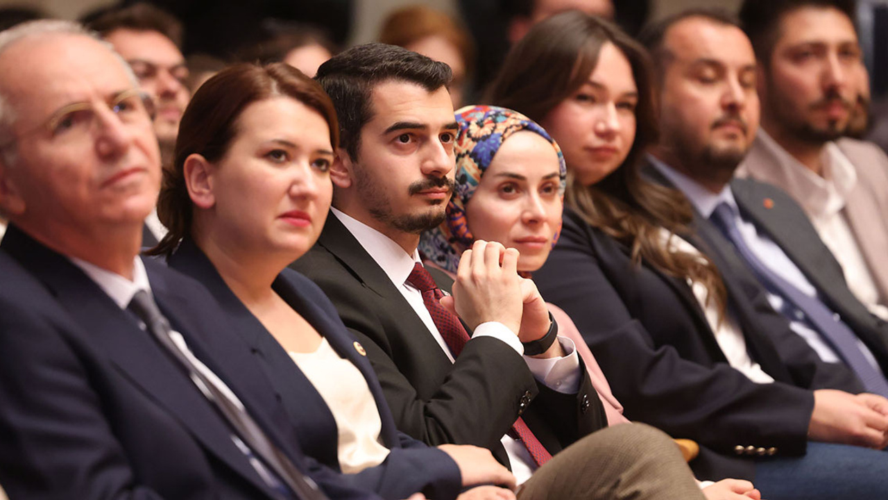 Hüseyin Can Güner 'Gençlik Buluşması'nda