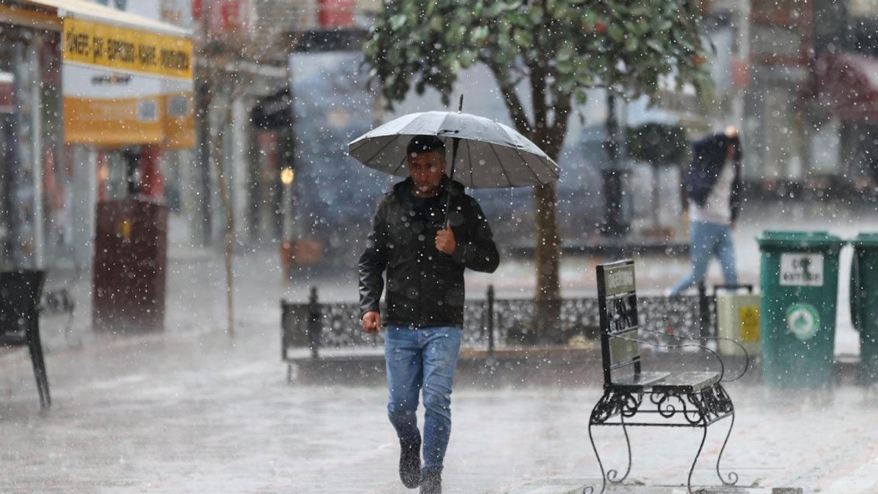 Bakan Özhaseki açıkladı: Gece saatlerinden itibaren fırtına ve yağmur geliyor!