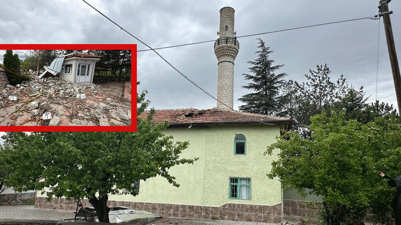 Ankara'da şiddetli rüzgâr minareyi yıktı!