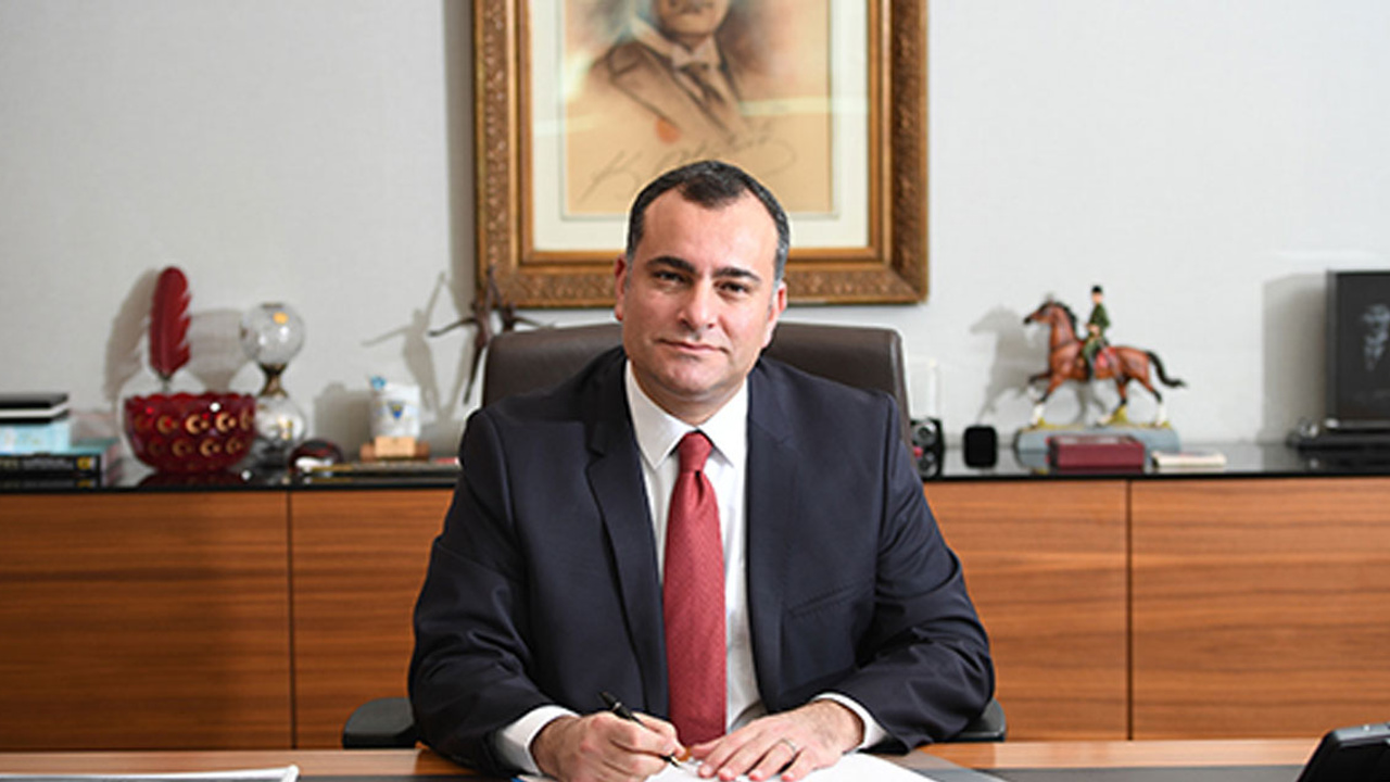 Alper Taşdelen'den AK Parti'ye 'İsraf ve liyakatsizlik' eleştirisi