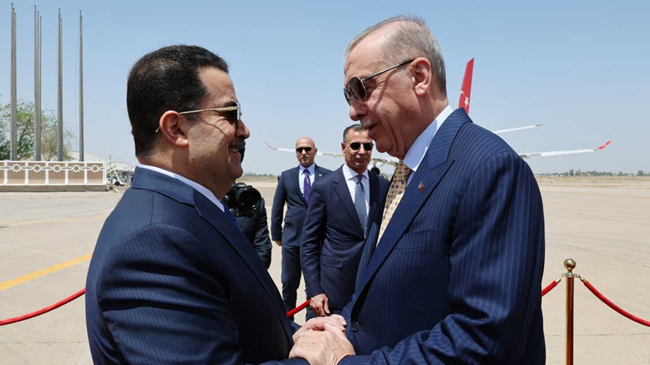 Cumhurbaşkanı Erdoğan Irak'ta: Erbil sokaklarında Türk bayrakları...