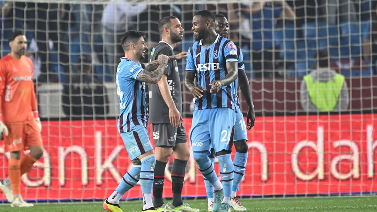 Türkiye Kupası yarı finalinde Trabzonspor, Fatih Karagümrük'ü 45 dakika eksik oynadığı maçta 3-2 mağlup etti