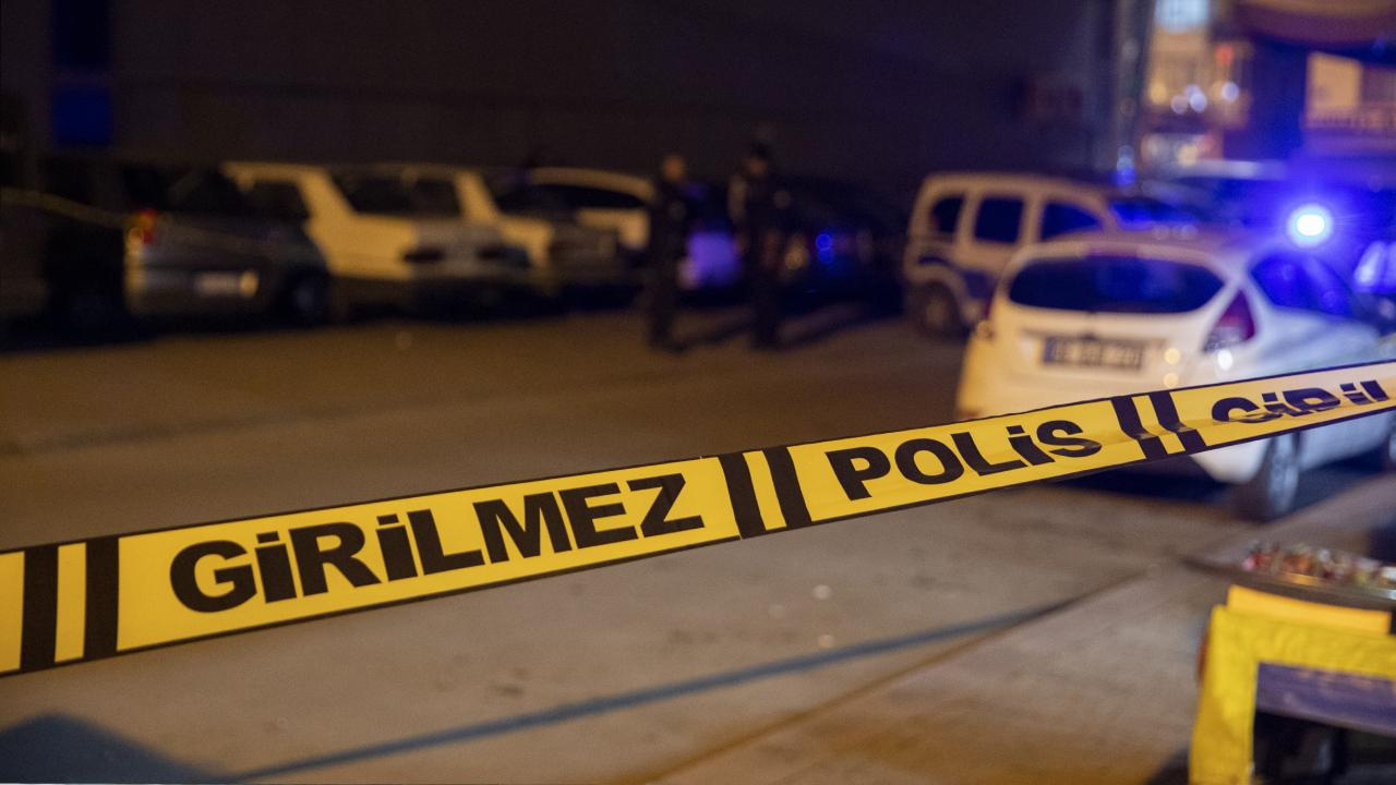 Kırıkkale'de 2 hafif ticari araç çarpıştı: 6 yaralı!