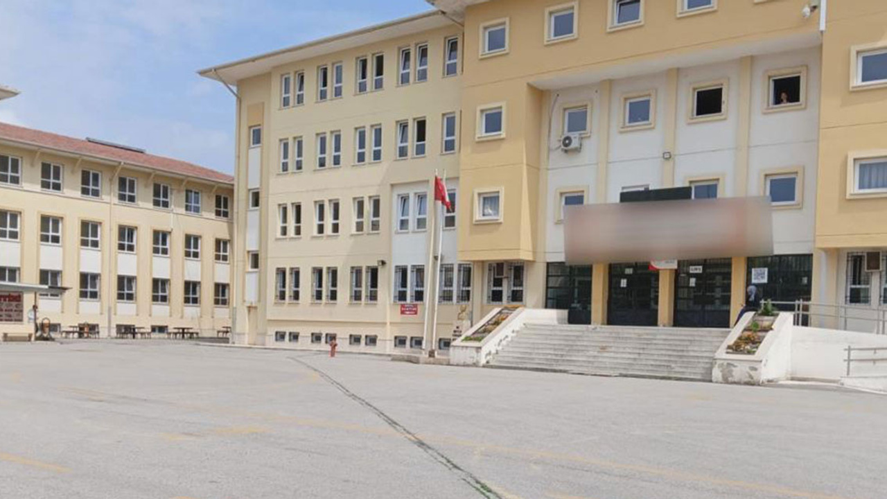 Pursaklar'da öğrenci öğretmenini bıçakladı!