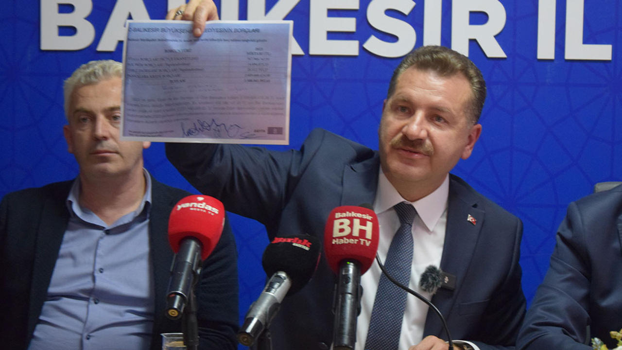 Balıkesir'de borç tartışması: Yücel Yılmaz'dan Ahmet Akın'a cevap