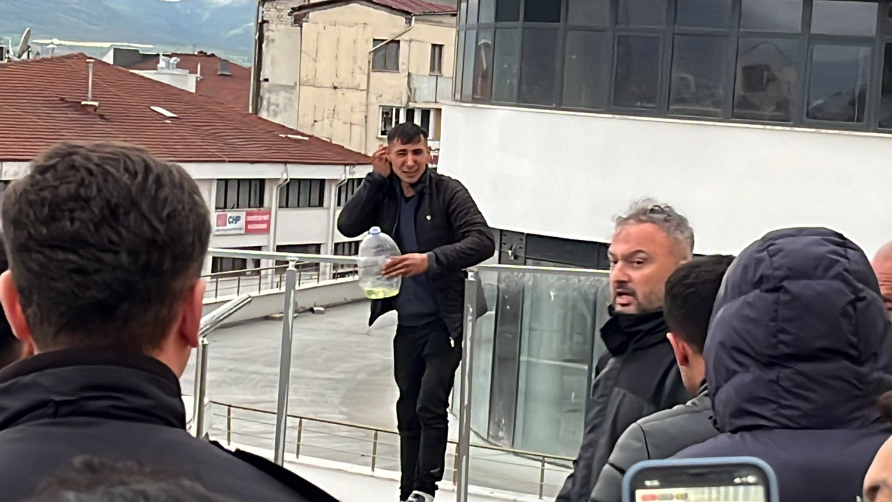 intihar etmeye kalkan şahıs sigara yakmaya çalışırken yakalandı