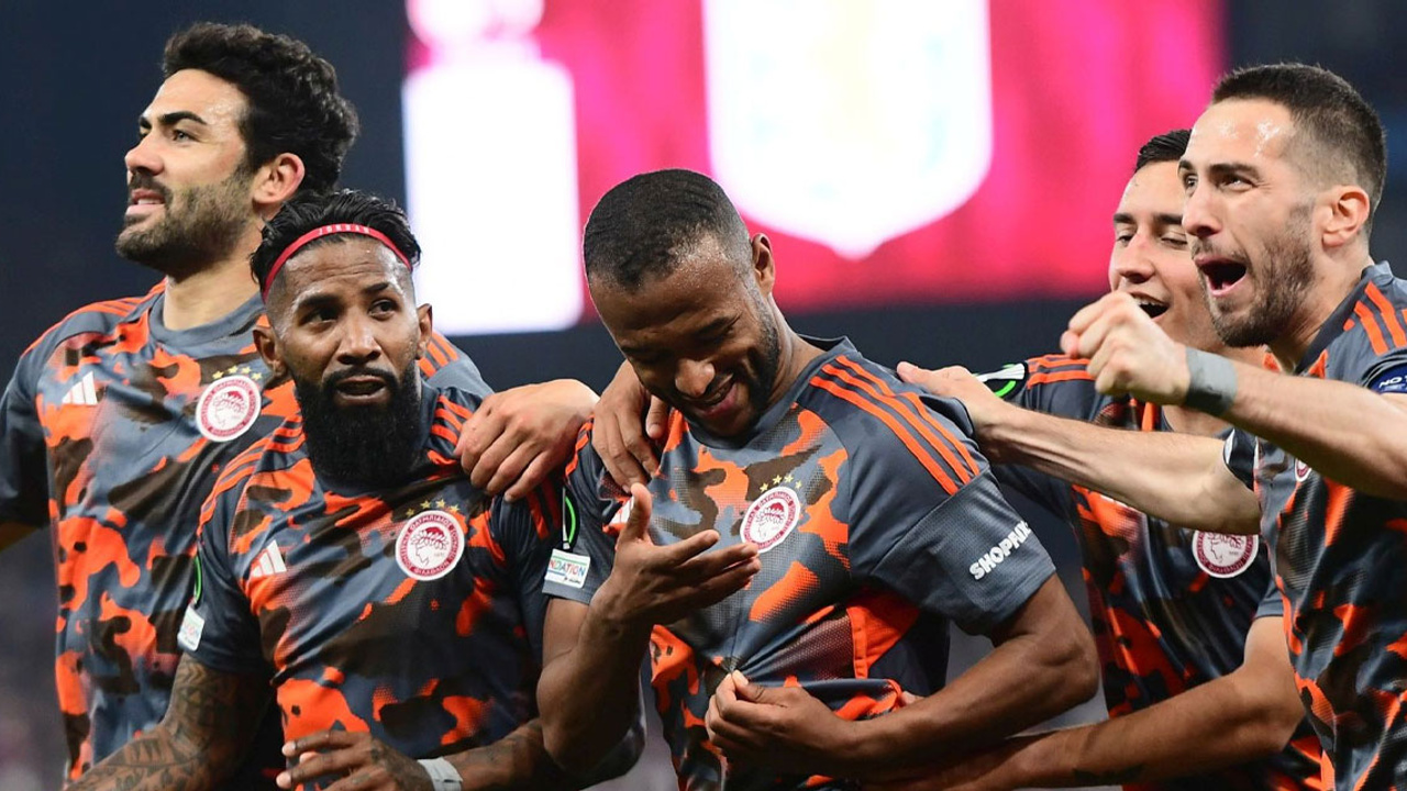 Avrupa kupalarında yarı final ilk maçları sonuçlandı: Fenerbahçe'yi eleyen Olympiakos finale çok yakın, El Kaabi hat-trick yaptı