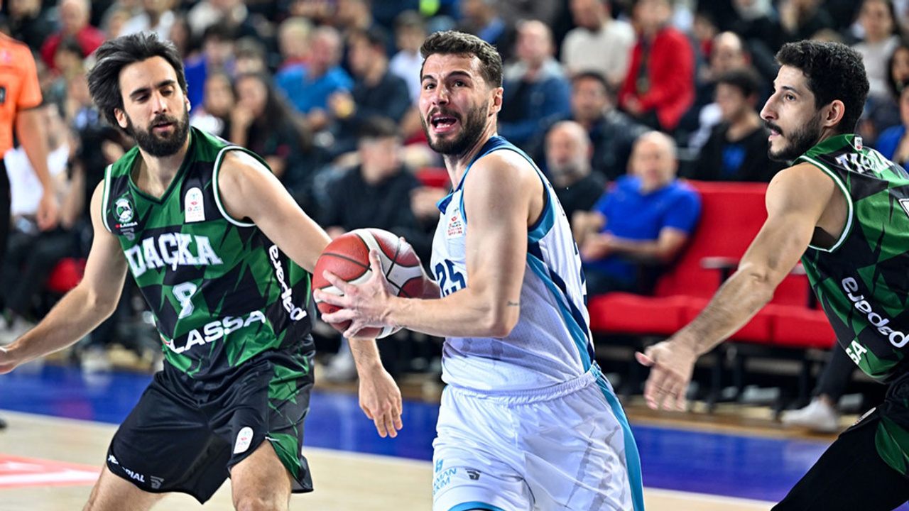 Türk Telekom, Darüşşafaka Lassa'yı rahat geçti: Play-off için Fenerbahçe'nin kazanması gerekiyor