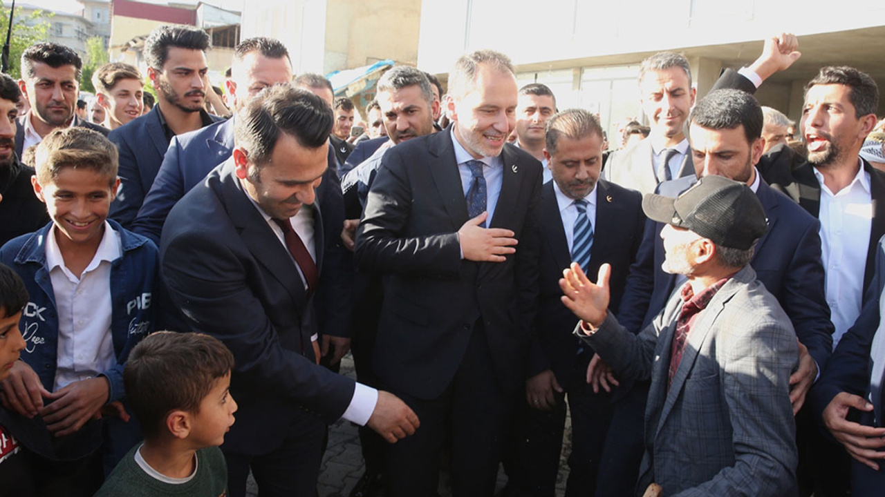 YRP lideri Fatih Erbakan Hakkâri’de: “Hakkâri’den bir belediye almak, diğer illerimizden 10 belediye almakla eş değer”