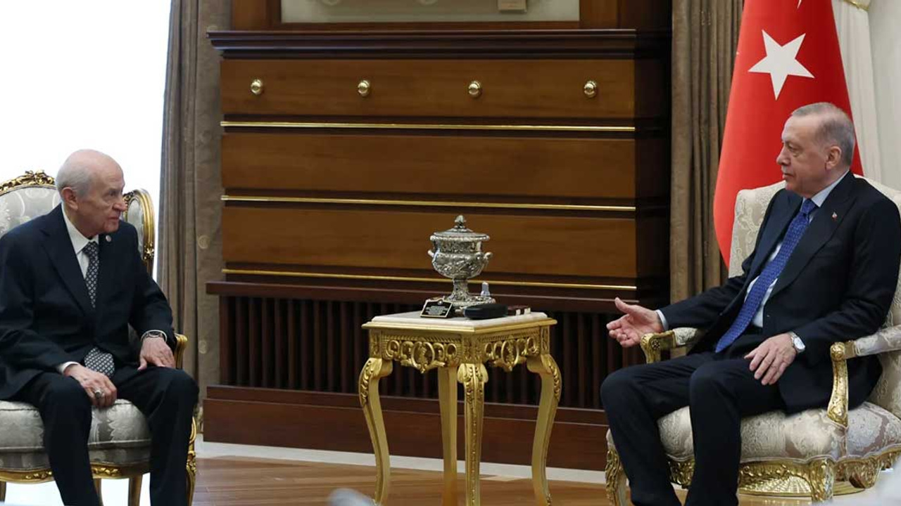 Erdoğan-Bahçeli görüşmesi sona erdi: Gündem yeni anayasa!