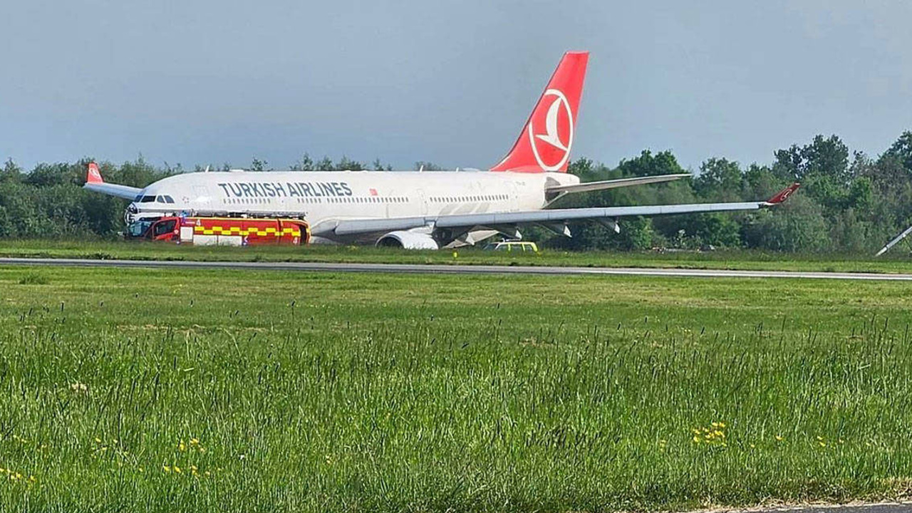 Pilot son anda dumanı fark etti! THY uçağı Manchester’a acil iniş yaptı!