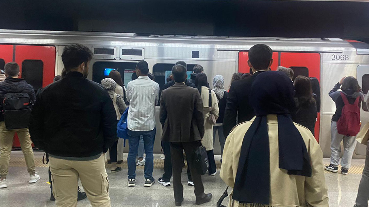 Ankara'da metro arızası! Vatandaşlar sitem etti!