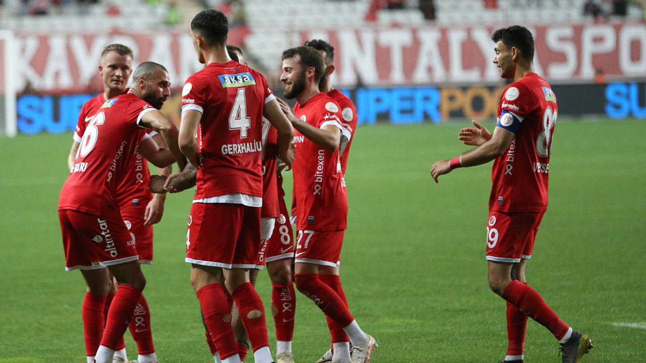 Antalyaspor, Adana Demirspor'u mağlup etti: 3 maç sonra kazandı