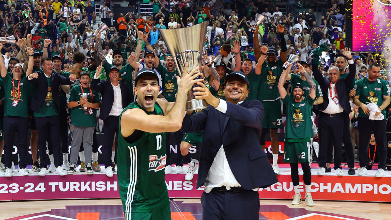 Ergin Ataman, Panathinaikos'la ilk sezonunda Euroleague şampiyonu