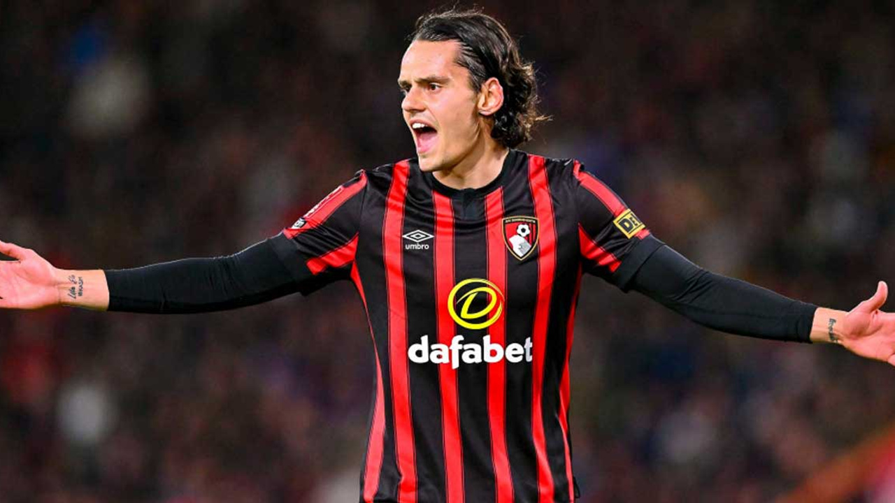 Enes Ünal 4 yıl daha Premier Lig'de!