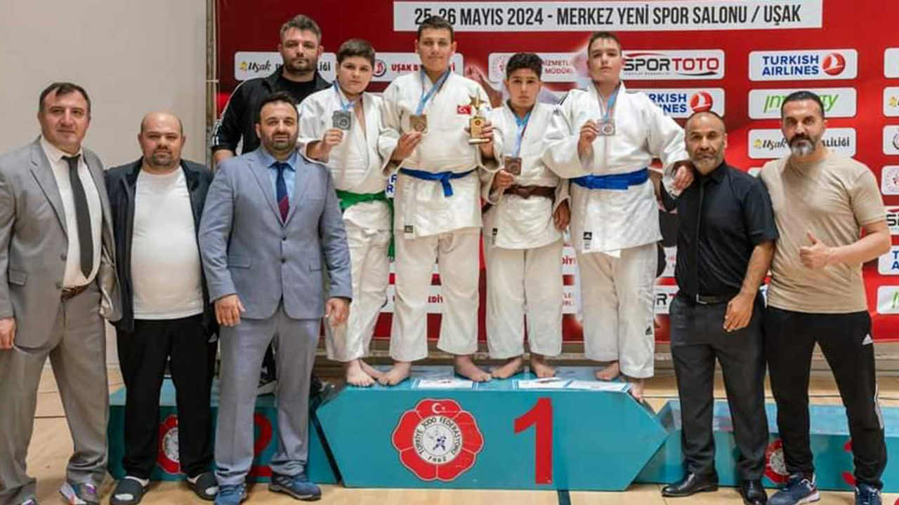 Altındağlı sporcular Minikler Türkiye Judo Şampiyonası'ndan galibiyetle döndü!