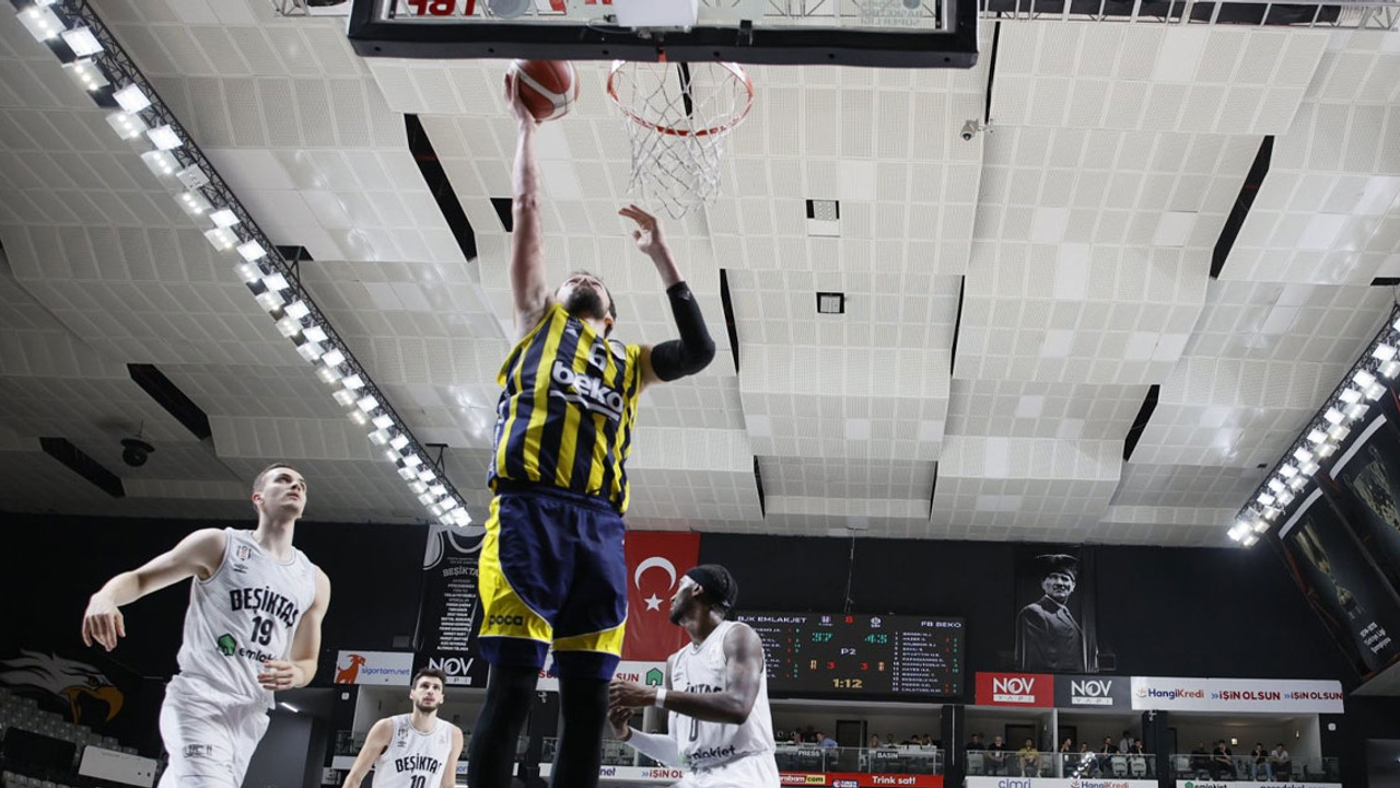 Feenrbahçe Beko, Beşiktaş Emlakjet'i deplasmanda da yendi: Seriyi 3-0 kazanan Fenerbahçe, Anadolu Efes'in rakibi oldu