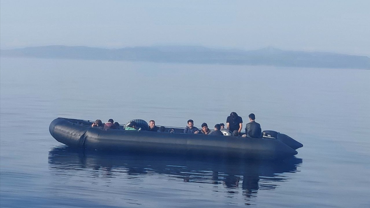 Datça açıklarında 19 düzensiz göçmen kurtarıldı