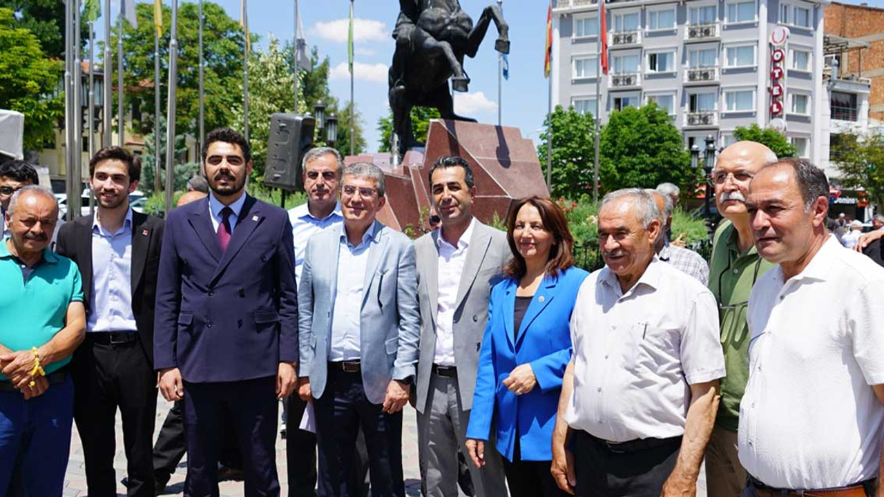 CHP Genel Başkan Yardımcısı Erhan Adem, Polatlı'da konuştu, hükümeti eleştirdi: "Çiftçi, bu milletin tekrar efendisi olacak"