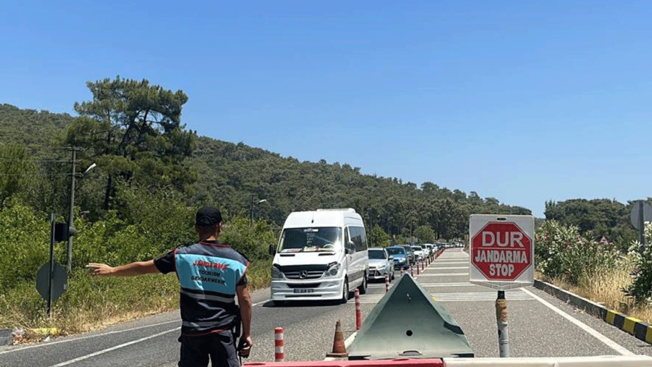 Bayram tatilcileri Ege'ye akın ediyor!