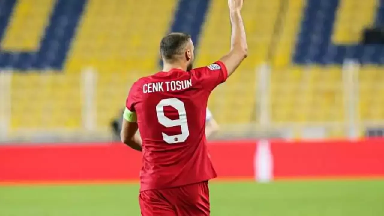 Cenk Tosun'dan pembe tezkere cevabı