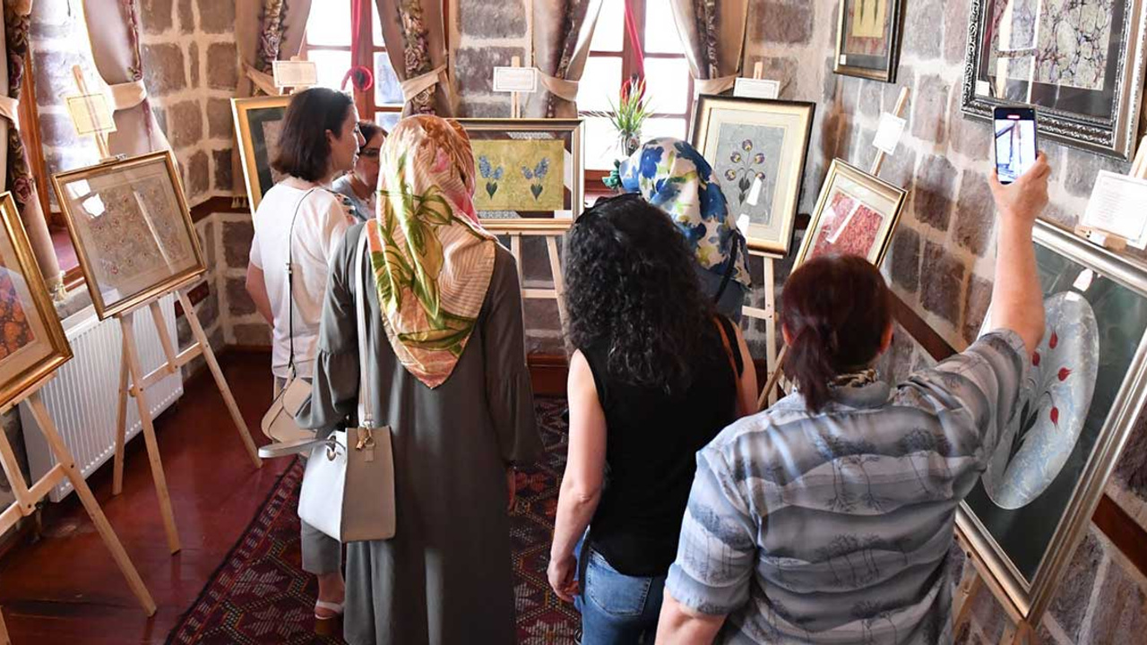 Altındağ Belediyesi 'Gazze İçin Bir Damla' sergisini ziyaretçilerle buluşturdu